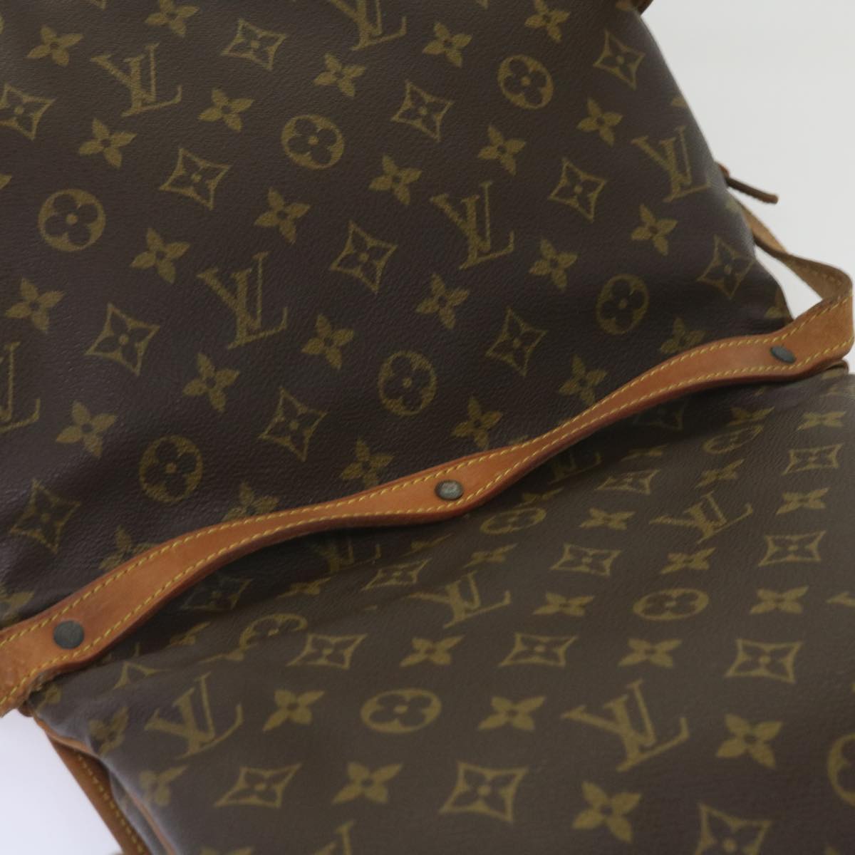 LOUIS VUITTON Monogram Saumur 30 Shoulder Bag M42256 LV Auth 65053