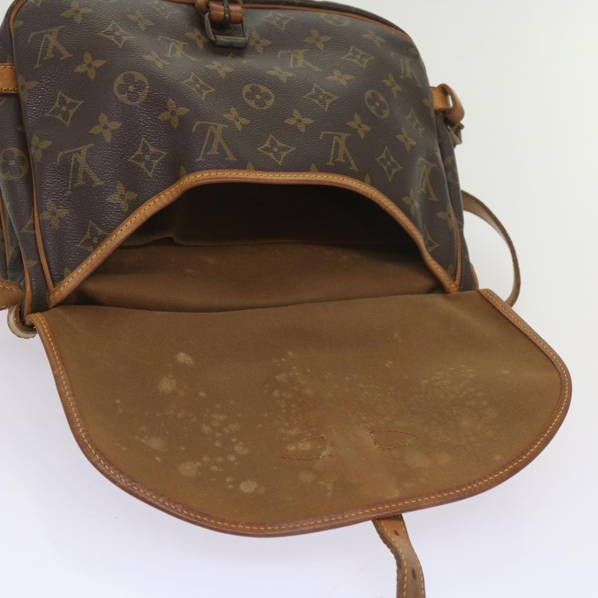 LOUIS VUITTON Monogram Saumur 30 Shoulder Bag M42256 LV Auth 65053