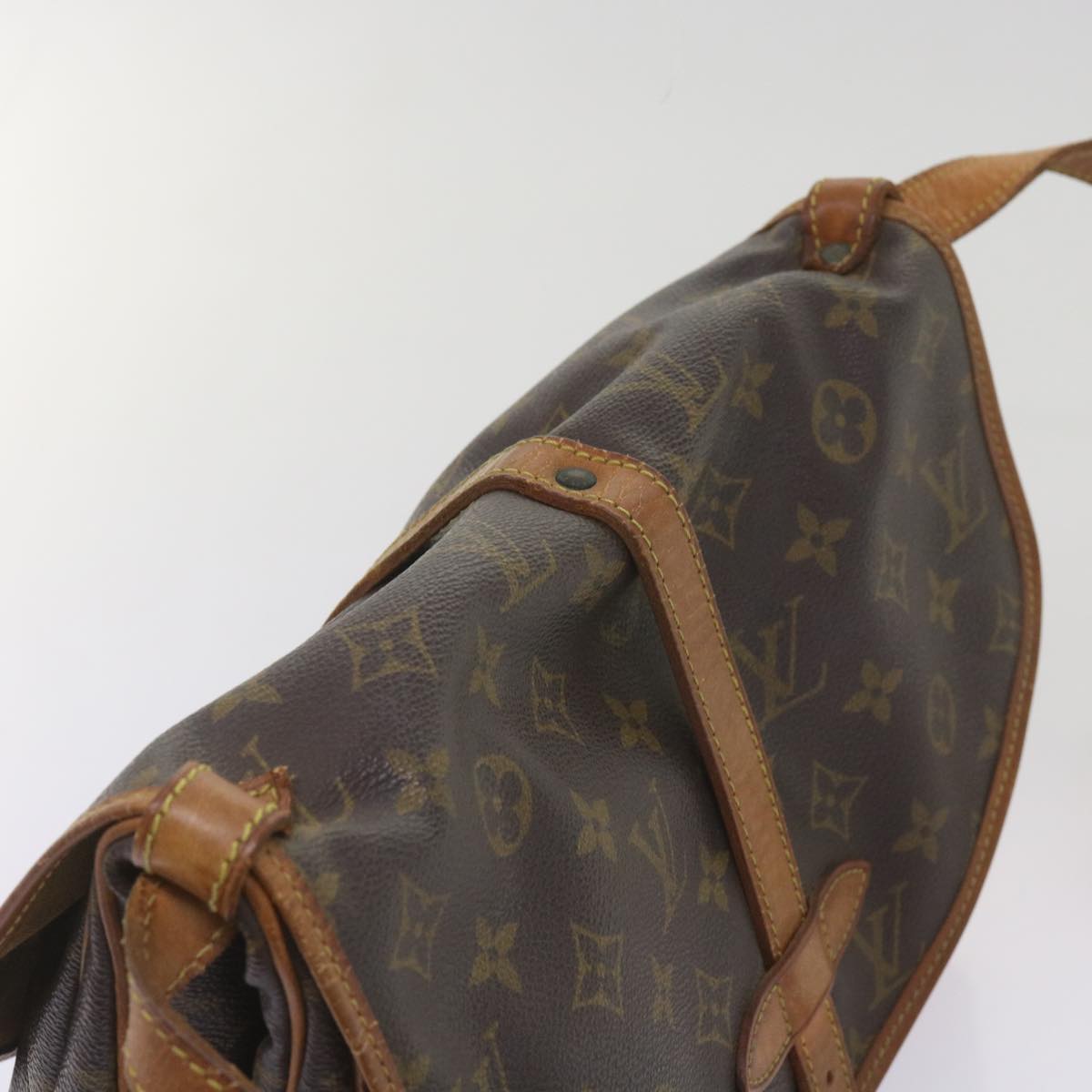 LOUIS VUITTON Monogram Saumur 30 Shoulder Bag M42256 LV Auth 65053