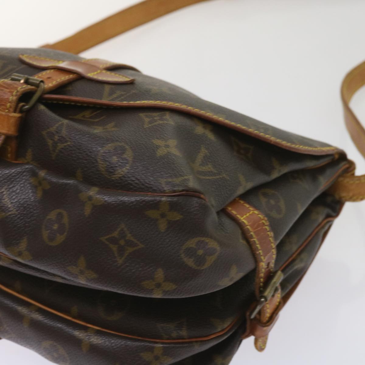 LOUIS VUITTON Monogram Saumur 30 Shoulder Bag M42256 LV Auth 65142