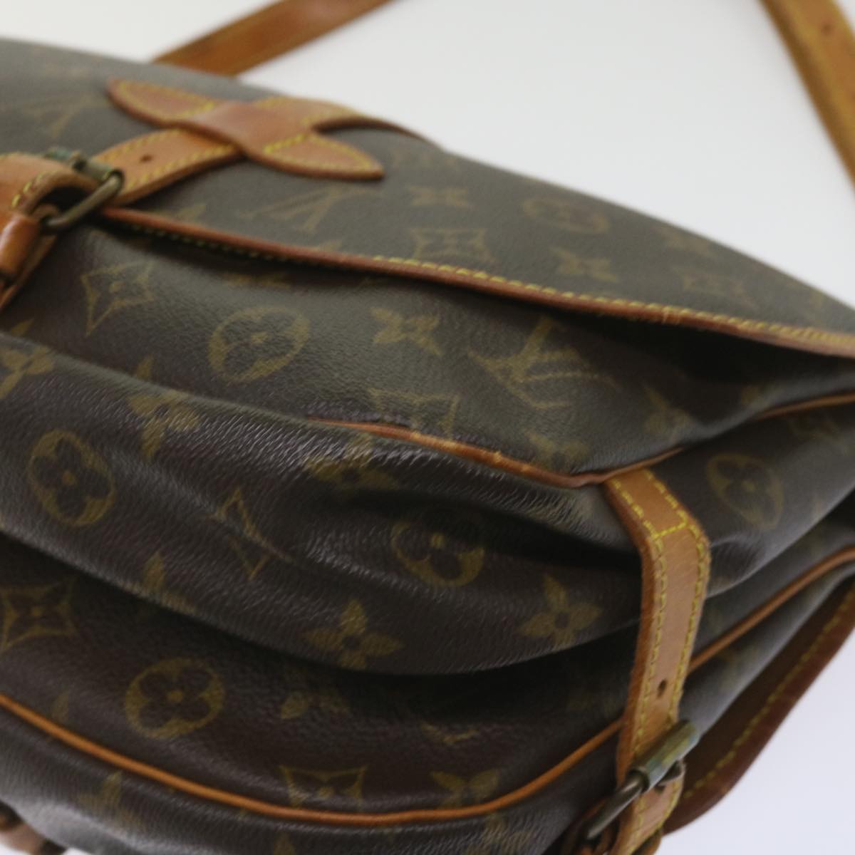 LOUIS VUITTON Monogram Saumur 30 Shoulder Bag M42256 LV Auth 65142