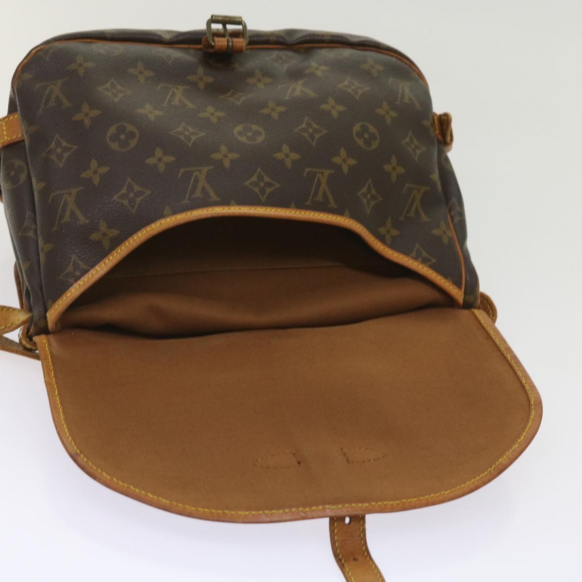 LOUIS VUITTON Monogram Saumur 30 Shoulder Bag M42256 LV Auth 65142