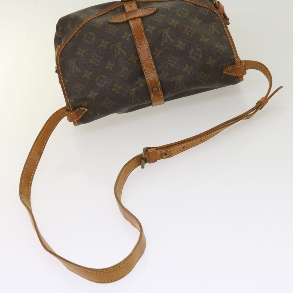 LOUIS VUITTON Monogram Saumur 30 Shoulder Bag M42256 LV Auth 65142