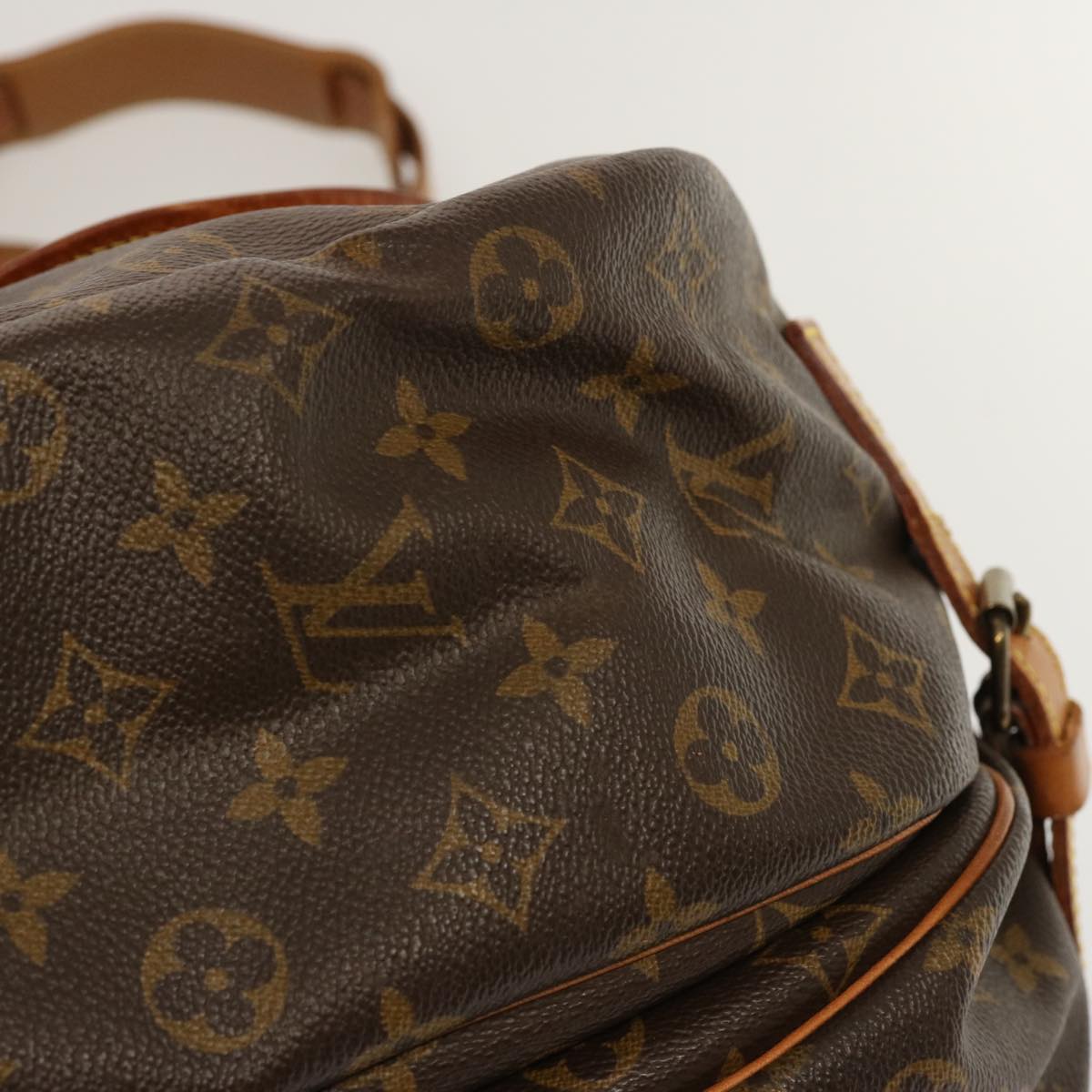 LOUIS VUITTON Monogram Saumur 35 Shoulder Bag M42254 LV Auth 65145