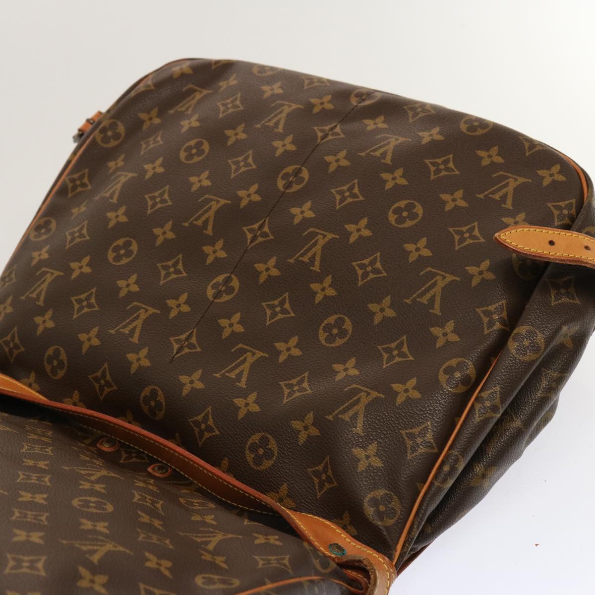 LOUIS VUITTON Monogram Saumur 35 Shoulder Bag M42254 LV Auth 65145