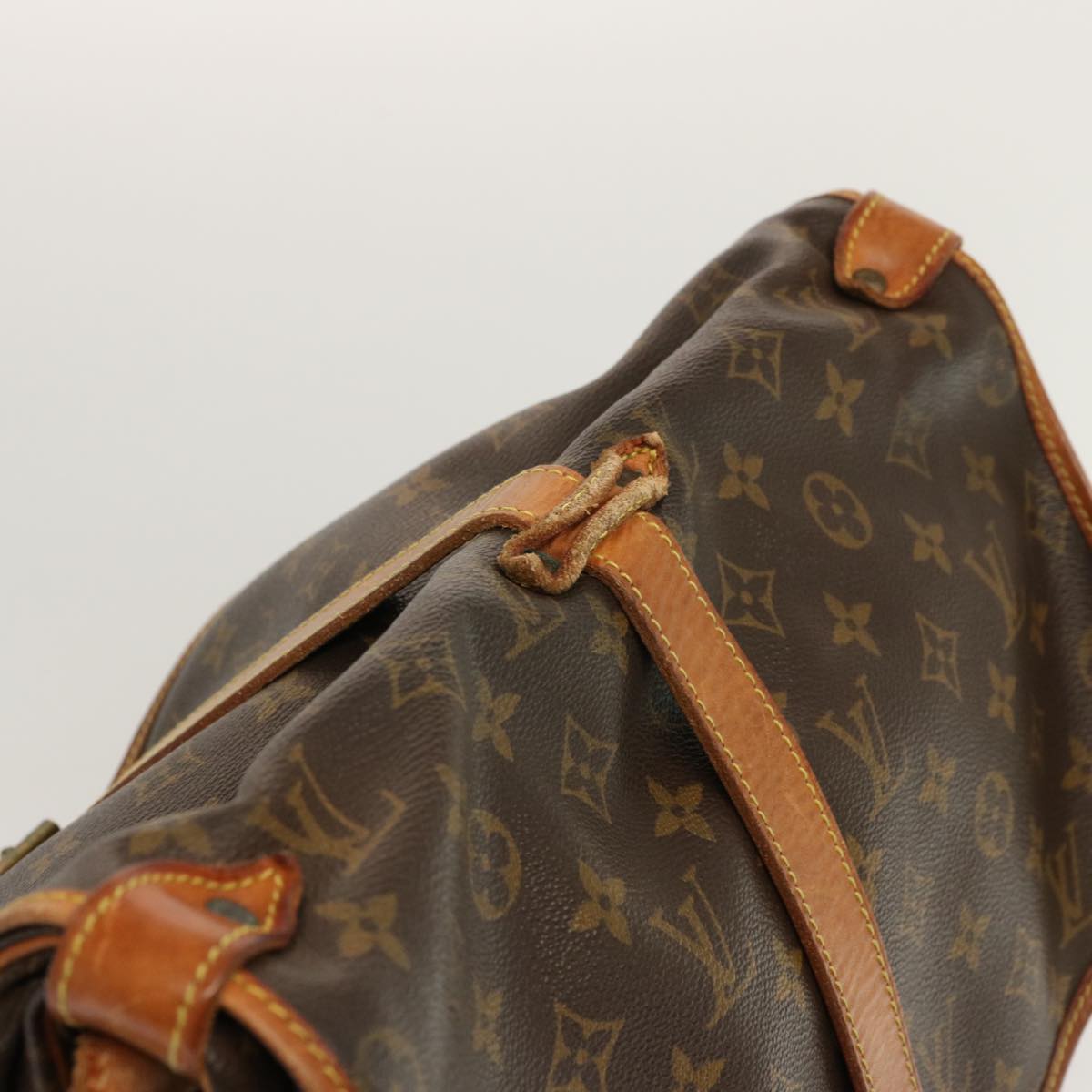 LOUIS VUITTON Monogram Saumur 35 Shoulder Bag M42254 LV Auth 65145