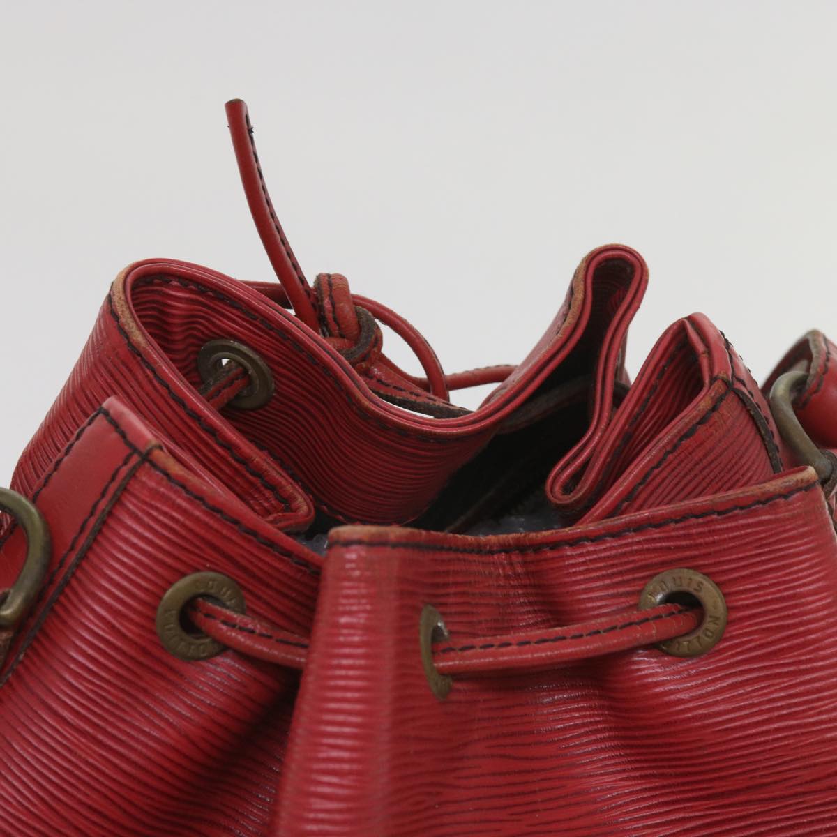 LOUIS VUITTON Epi Petit Noe Shoulder Bag Red M44107 LV Auth 65150