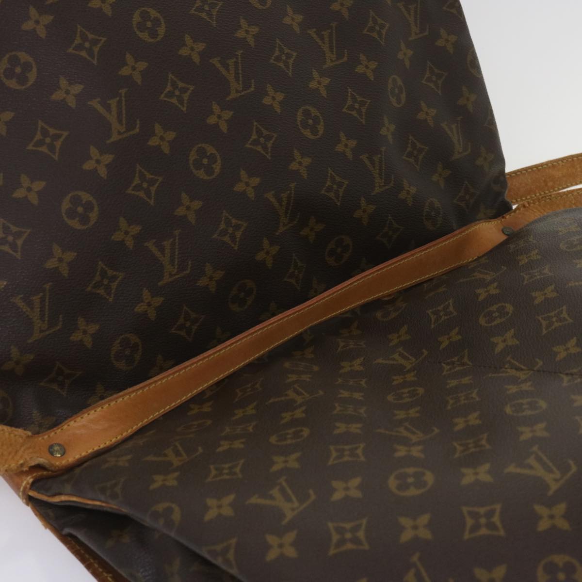 LOUIS VUITTON Monogram Saumur 43 Shoulder Bag M42252 LV Auth 65160