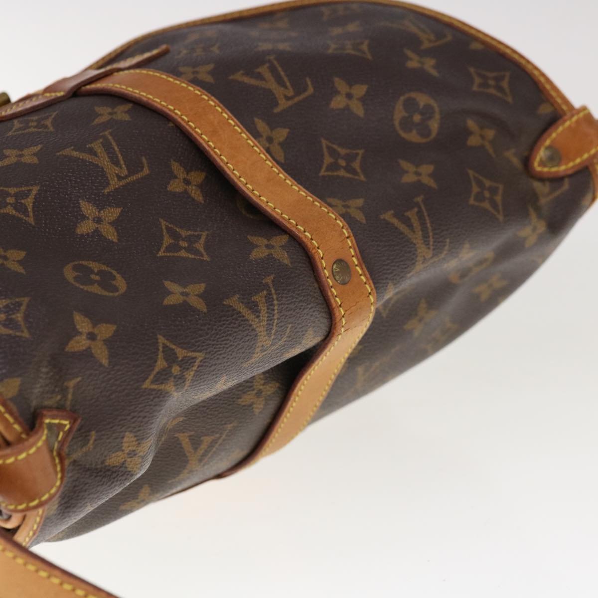 LOUIS VUITTON Monogram Saumur 30 Shoulder Bag M42256 LV Auth 65207