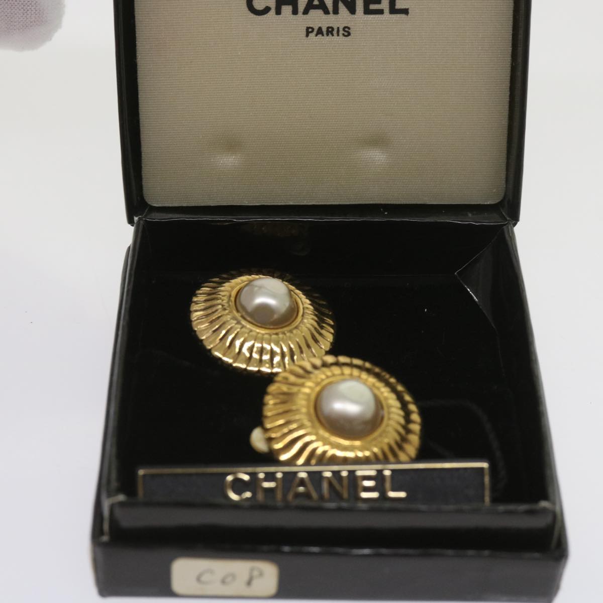 CHANEL Earring Gold Tone CC Auth 65220