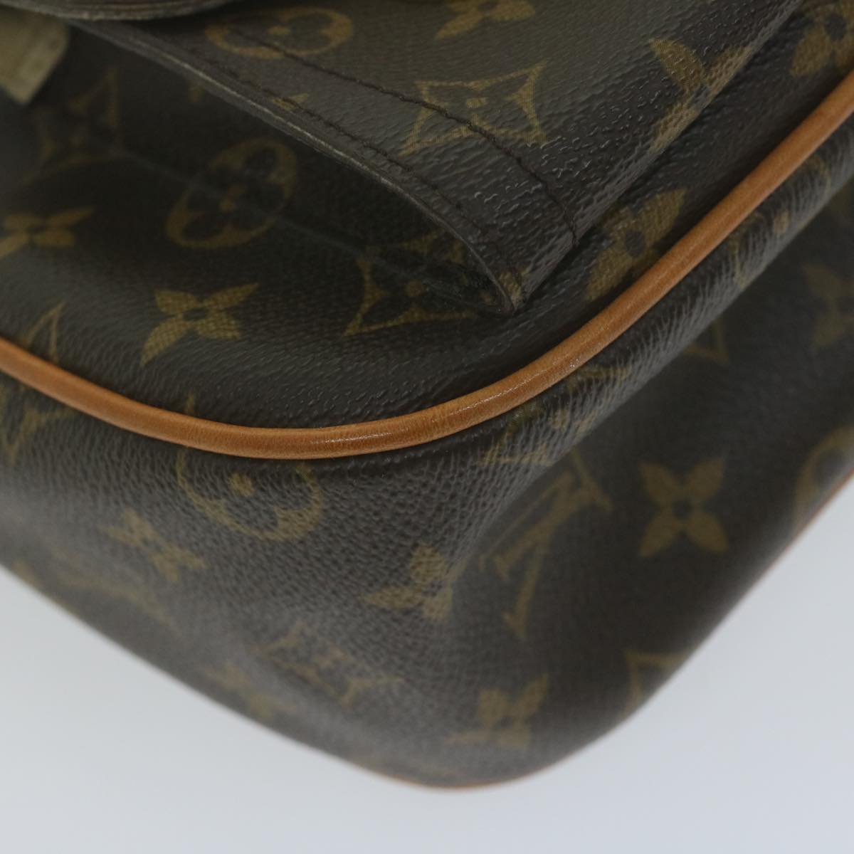 LOUIS VUITTON Monogram Hudson GM Shoulder Bag M40045 LV Auth 65244A