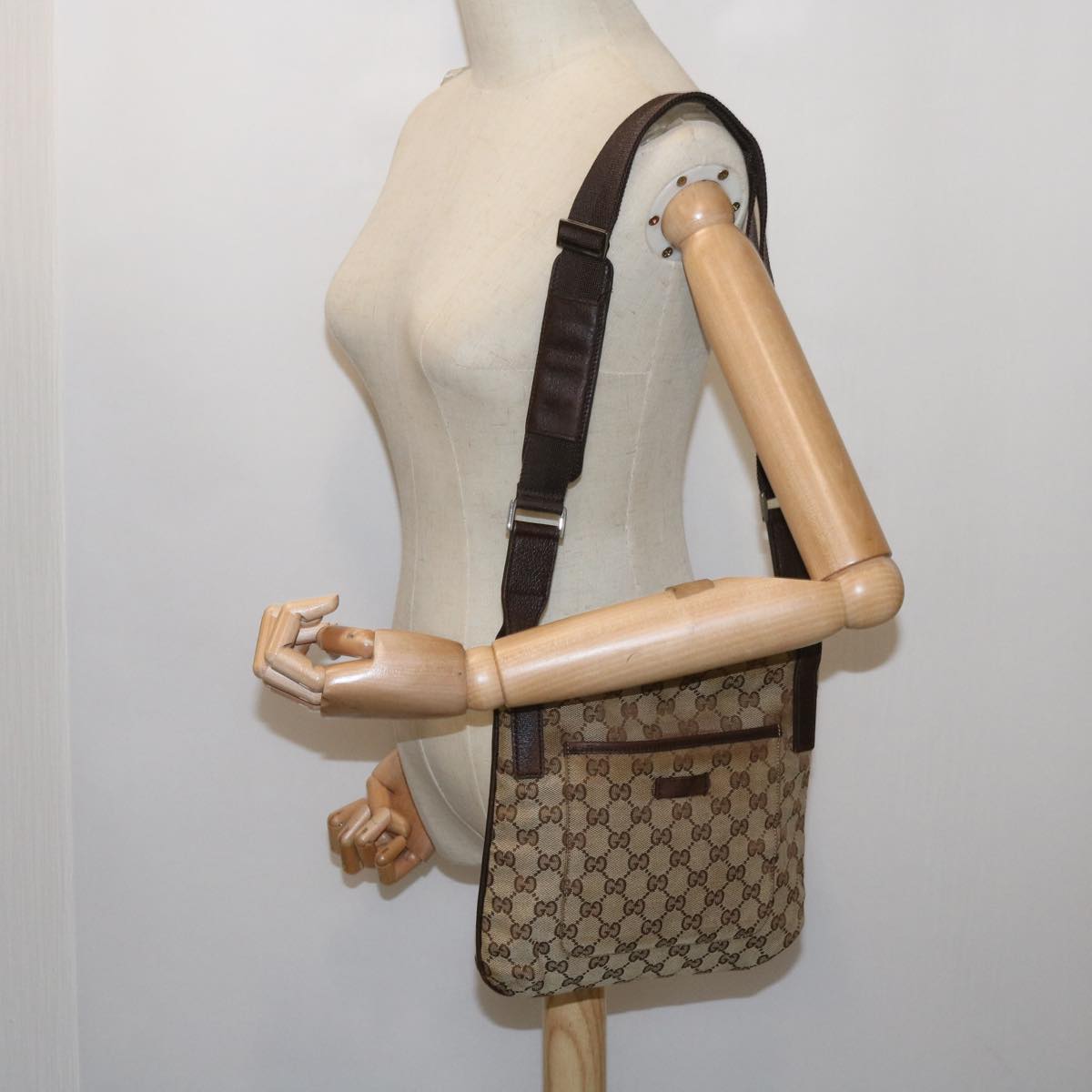 GUCCI GG Canvas Shoulder Bag Beige 122793 Auth 65303