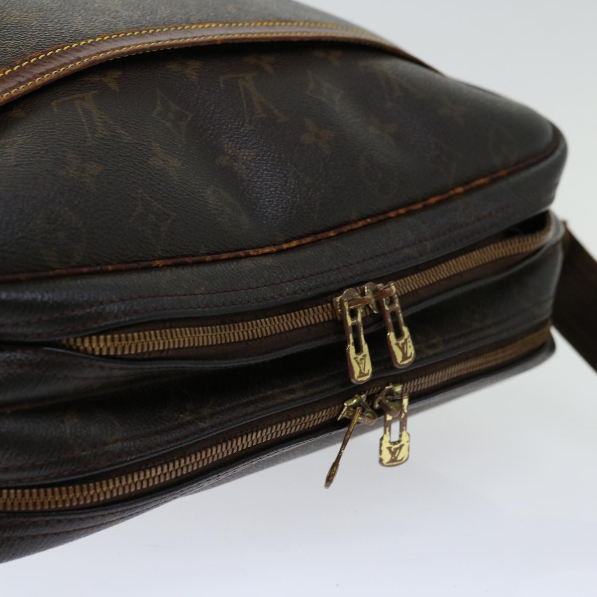 LOUIS VUITTON Monogram Reporter GM Shoulder Bag M45252 LV Auth 65367