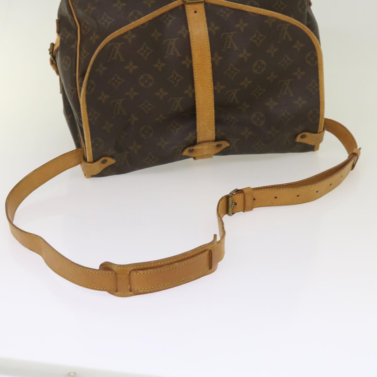 LOUIS VUITTON Monogram Saumur 35 Shoulder Bag M42254 LV Auth 65432