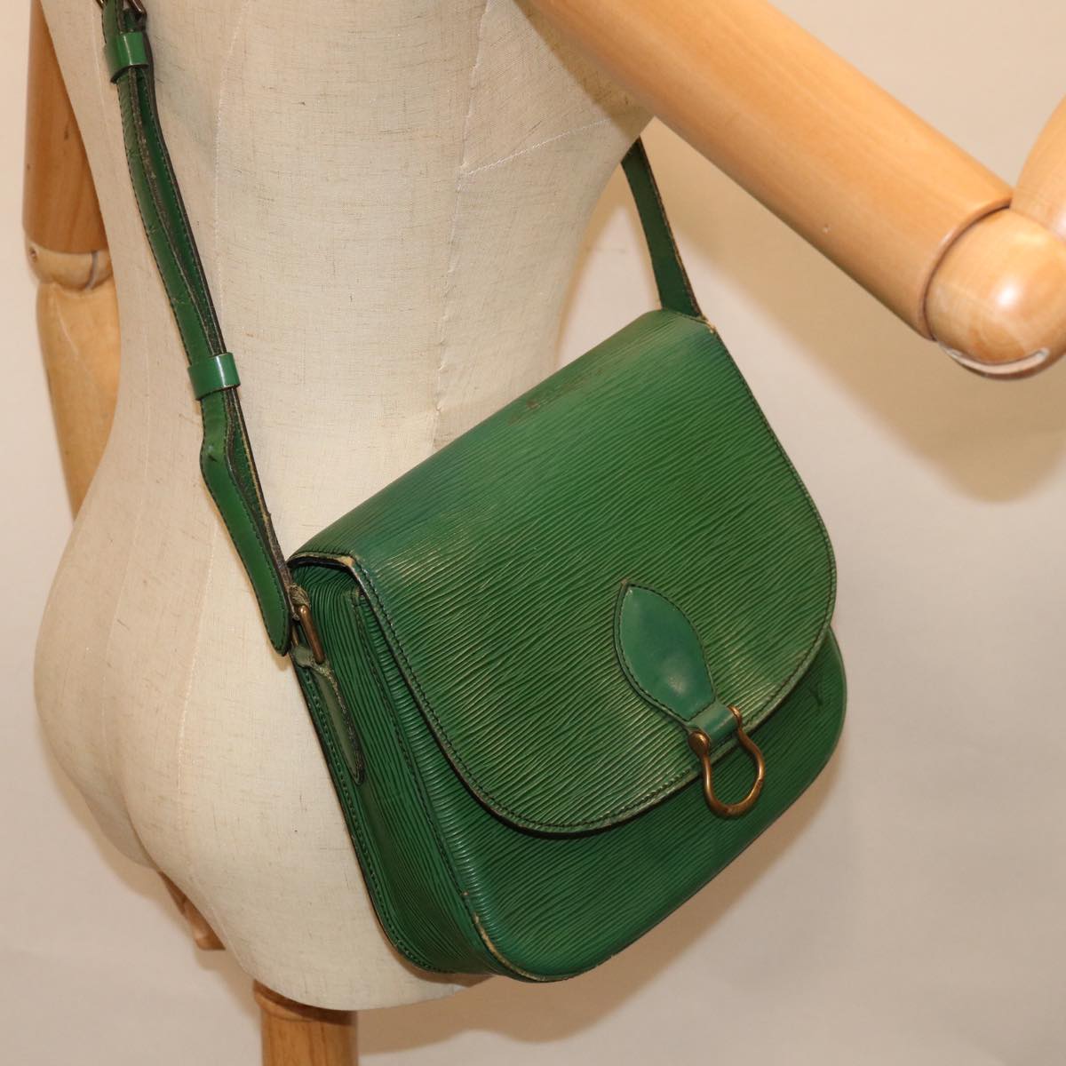 LOUIS VUITTON Epi Saint Cloud GM Shoulder Bag Green M52194 LV Auth 65470