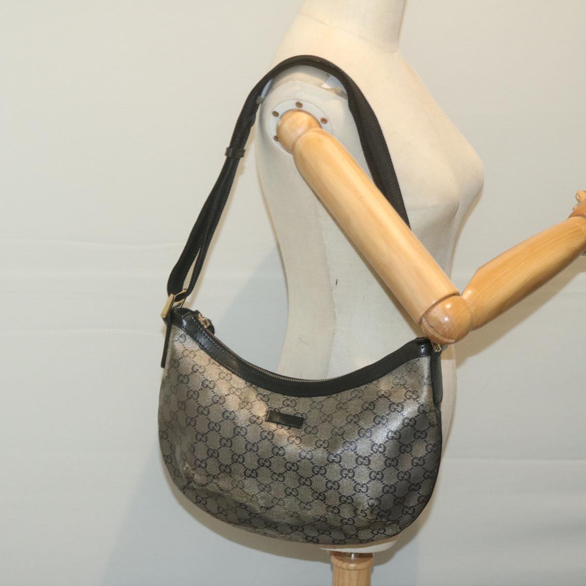 GUCCI GG Canvas Shoulder Bag Coated Canvas Silver Black Auth 65561