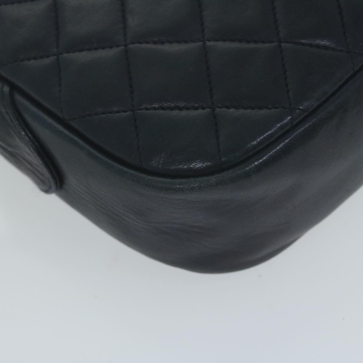 CHANEL Matelasse Chain Shoulder Bag Leather Navy CC Auth 65588