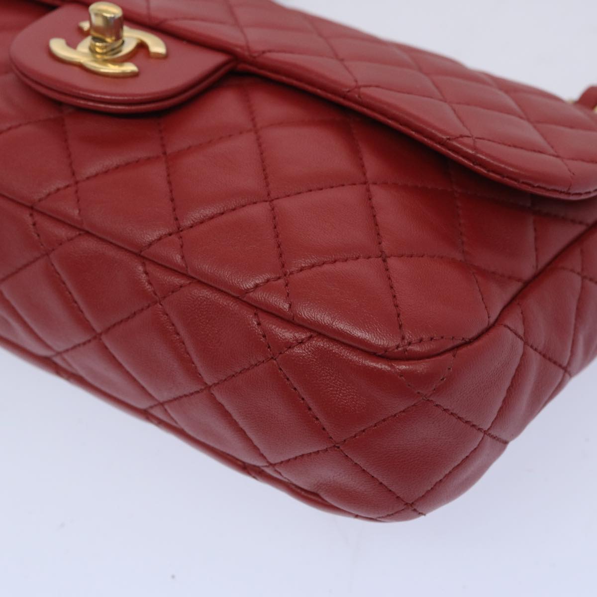 CHANEL Matelasse Chain Shoulder Bag Leather Red CC Auth 65726A