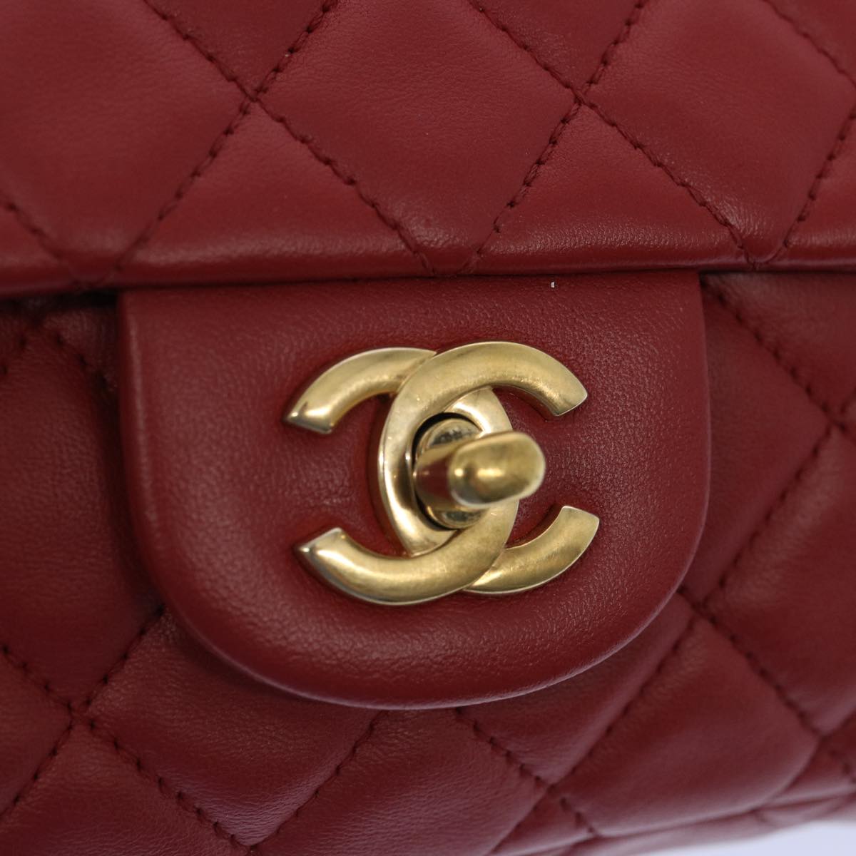 CHANEL Matelasse Chain Shoulder Bag Leather Red CC Auth 65726A