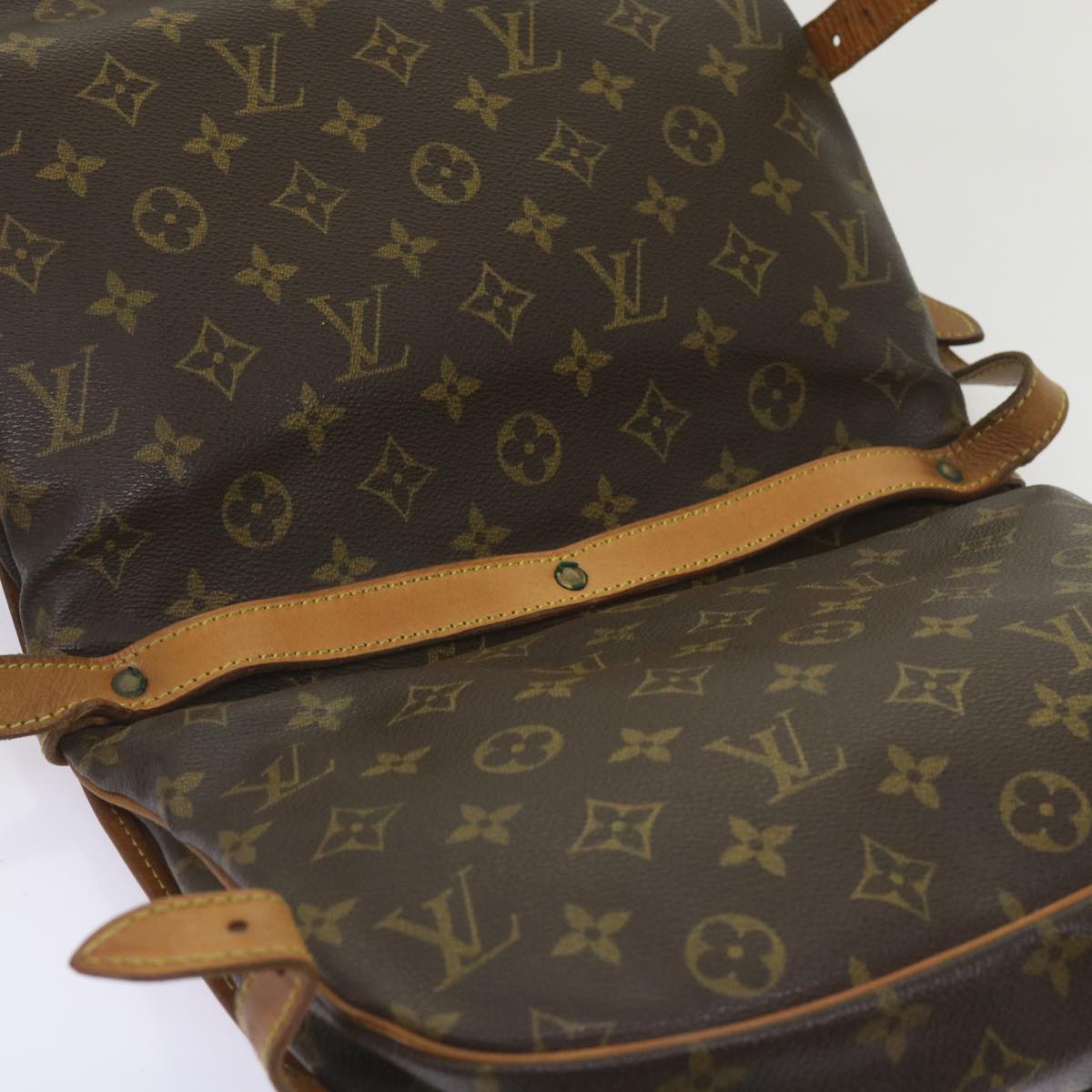 LOUIS VUITTON Monogram Saumur 30 Shoulder Bag M42256 LV Auth 65802