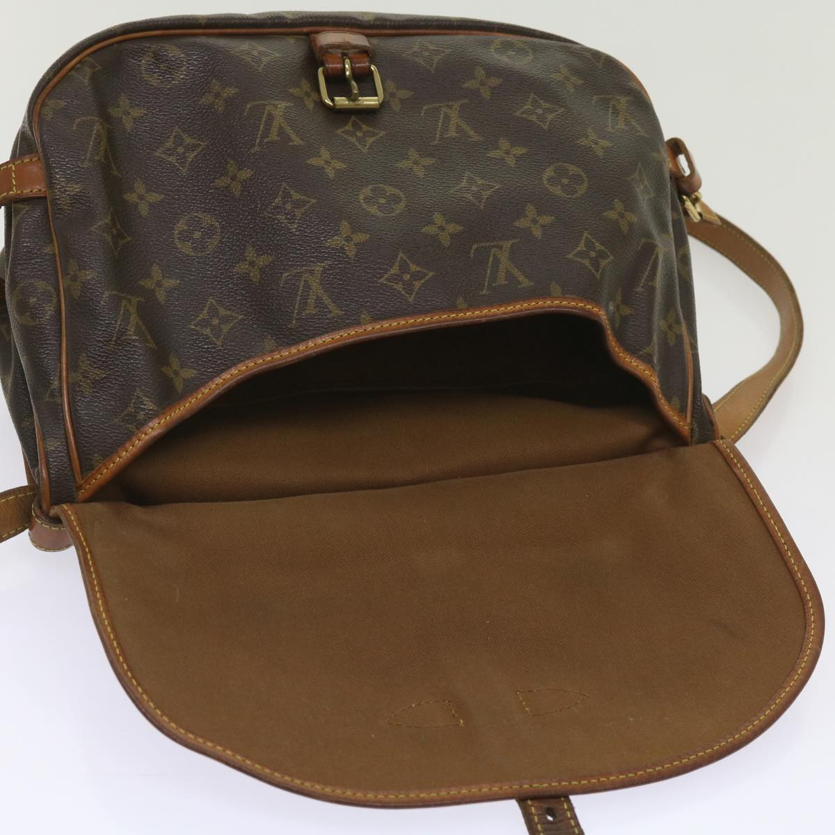 LOUIS VUITTON Monogram Saumur 30 Shoulder Bag M42256 LV Auth 65802