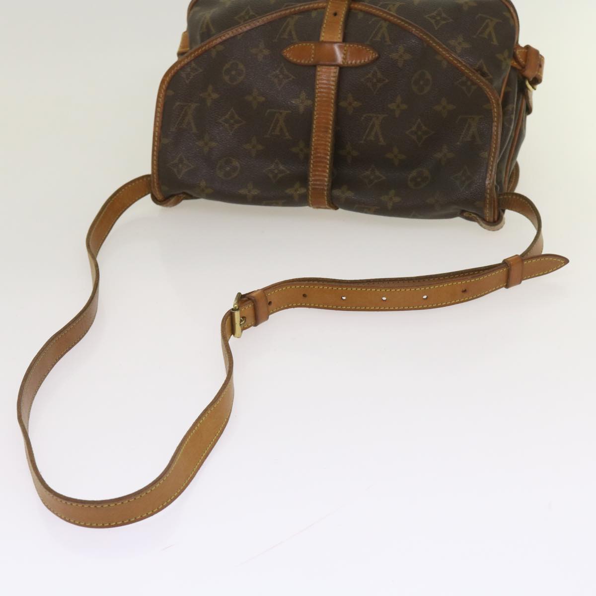 LOUIS VUITTON Monogram Saumur 30 Shoulder Bag M42256 LV Auth 65802