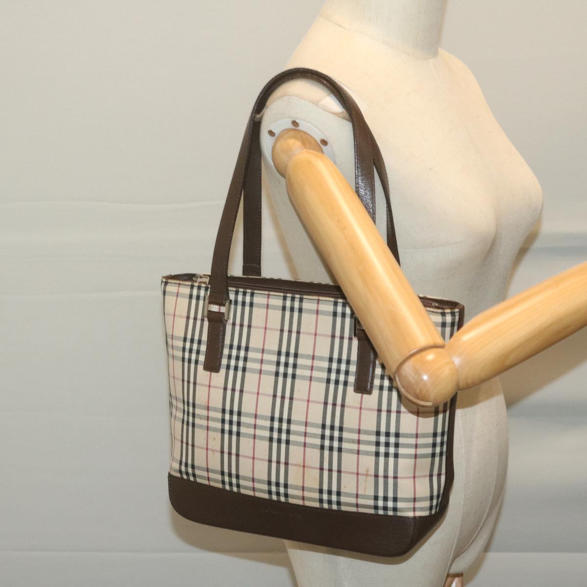 BURBERRY Nova Check Hand Bag Nylon Canvas Beige Auth 65852