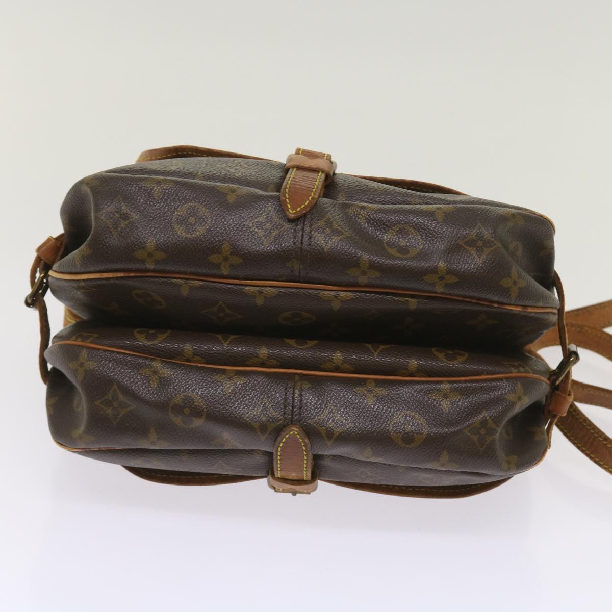 LOUIS VUITTON Monogram Saumur 30 Shoulder Bag M42256 LV Auth 65937