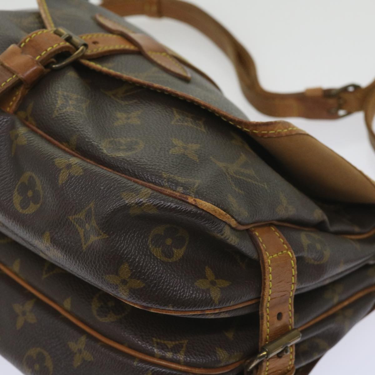 LOUIS VUITTON Monogram Saumur 30 Shoulder Bag M42256 LV Auth 65937