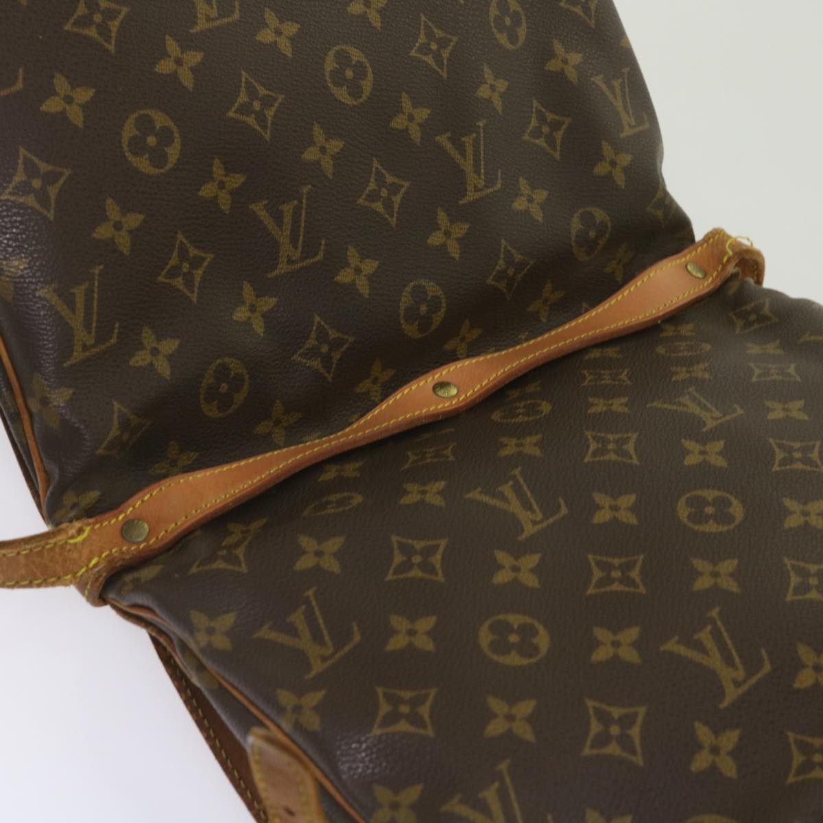 LOUIS VUITTON Monogram Saumur 30 Shoulder Bag M42256 LV Auth 65937