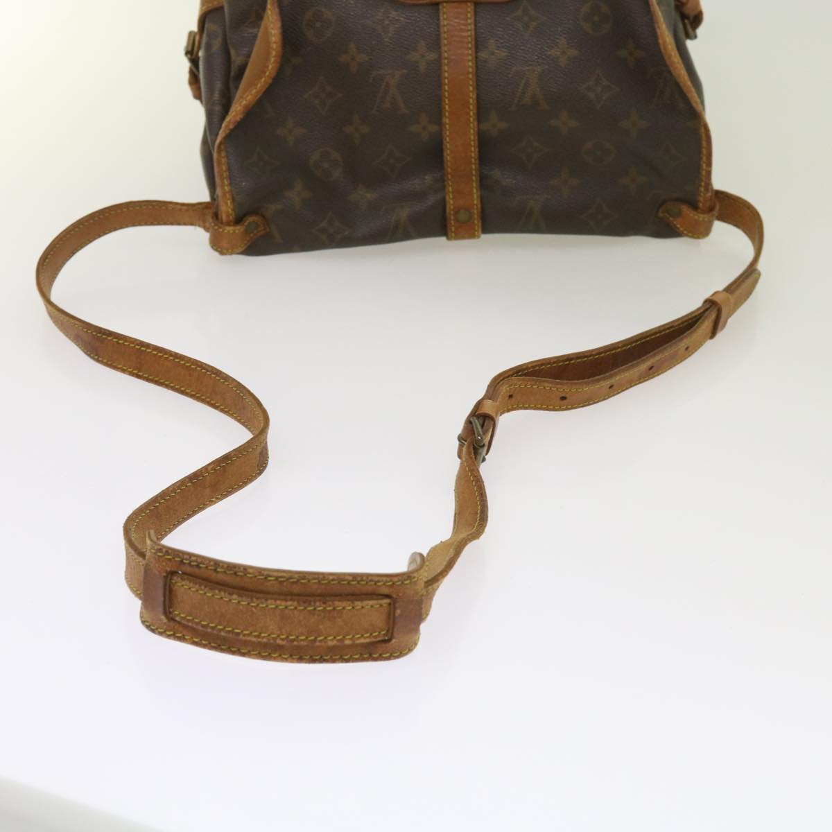 LOUIS VUITTON Monogram Saumur 30 Shoulder Bag M42256 LV Auth 65937