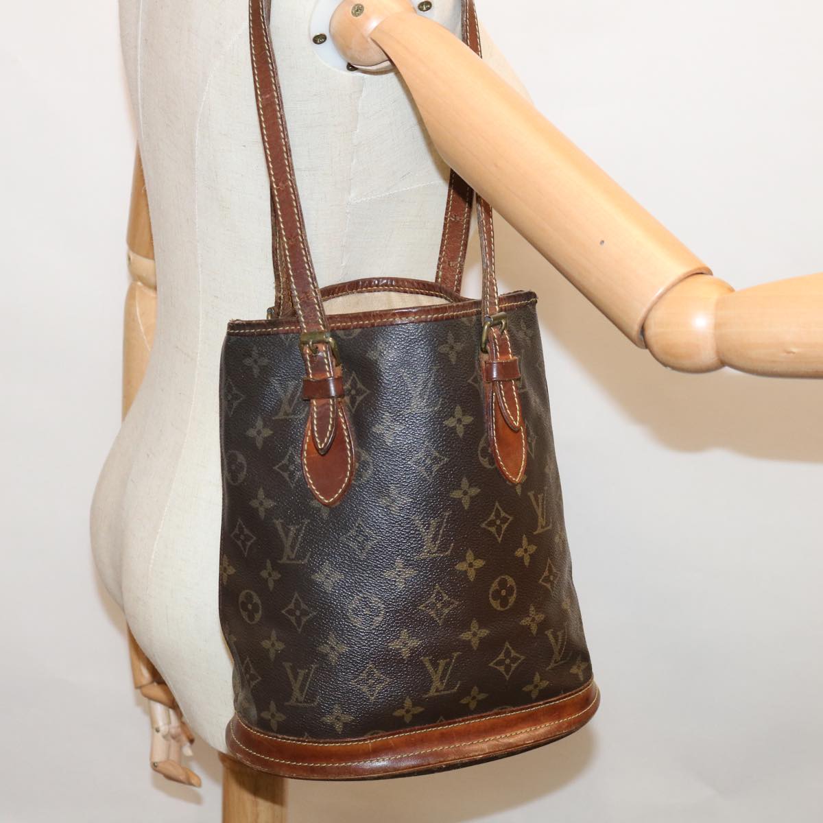 LOUIS VUITTON Monogram Bucket PM Shoulder Bag M42238 LV Auth 66027