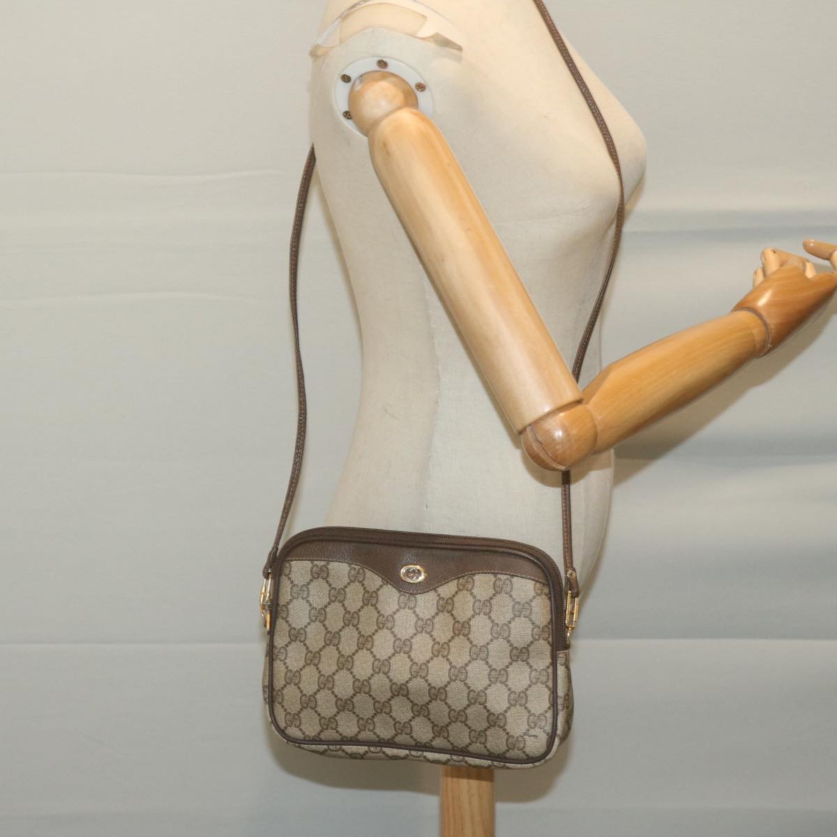 GUCCI GG Supreme Shoulder Bag PVC Beige 97 02 068 Auth 66060