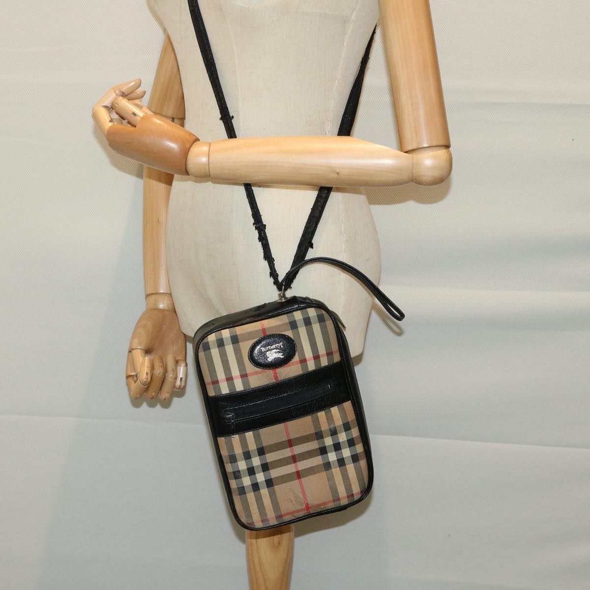 BURBERRY Nova Check Shoulder Bag Canvas Beige Black Auth 66162