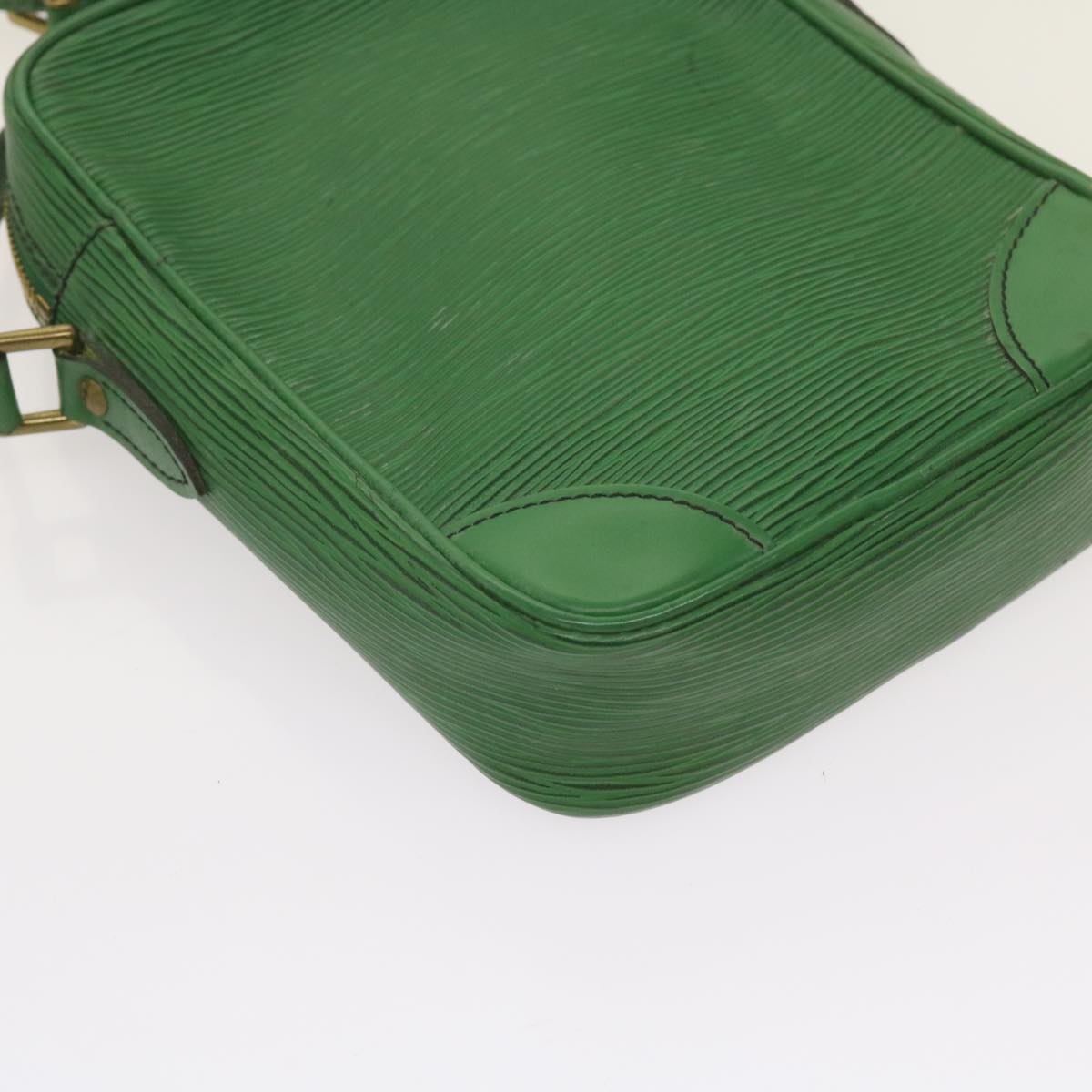 LOUIS VUITTON Epi Danube Shoulder Bag Green M45634 LV Auth 66163