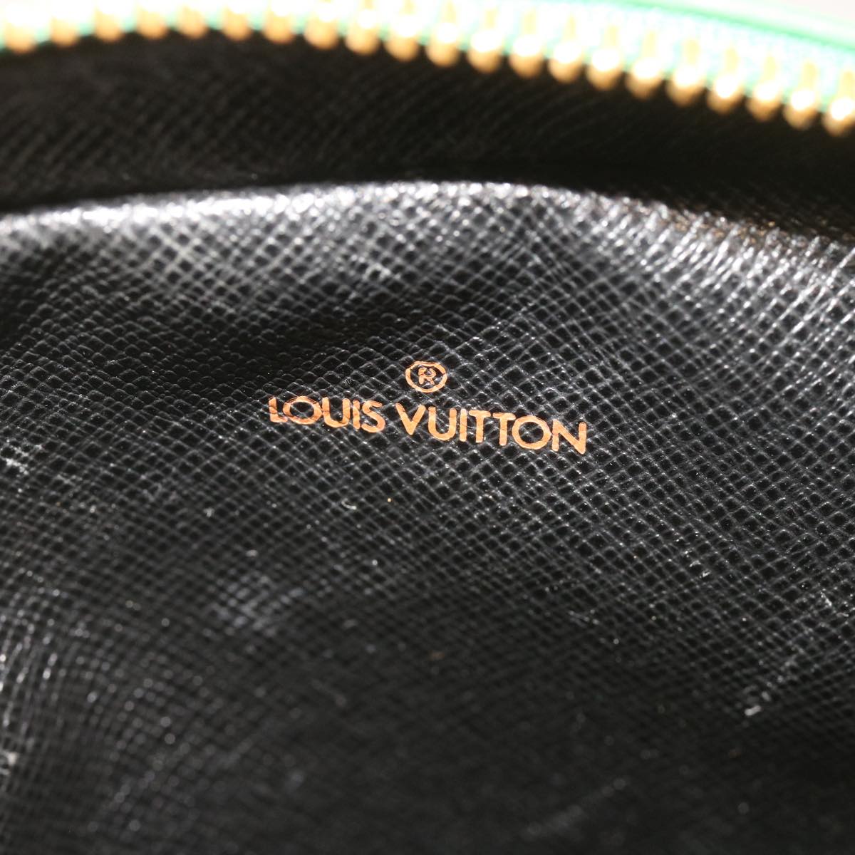 LOUIS VUITTON Epi Danube Shoulder Bag Green M45634 LV Auth 66163