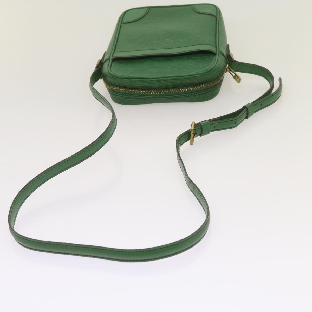 LOUIS VUITTON Epi Danube Shoulder Bag Green M45634 LV Auth 66163