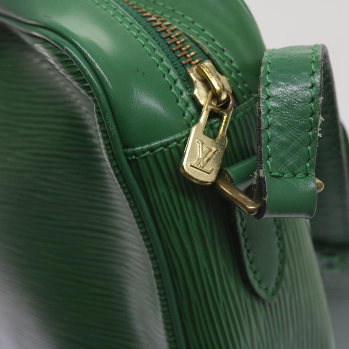 LOUIS VUITTON Epi Trocadero 23 Shoulder Bag Green M52304 LV Auth 66164