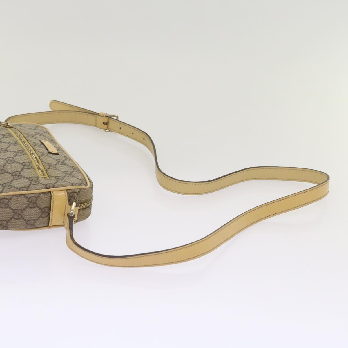 GUCCI GG Canvas Shoulder Bag PVC Beige Auth 66166