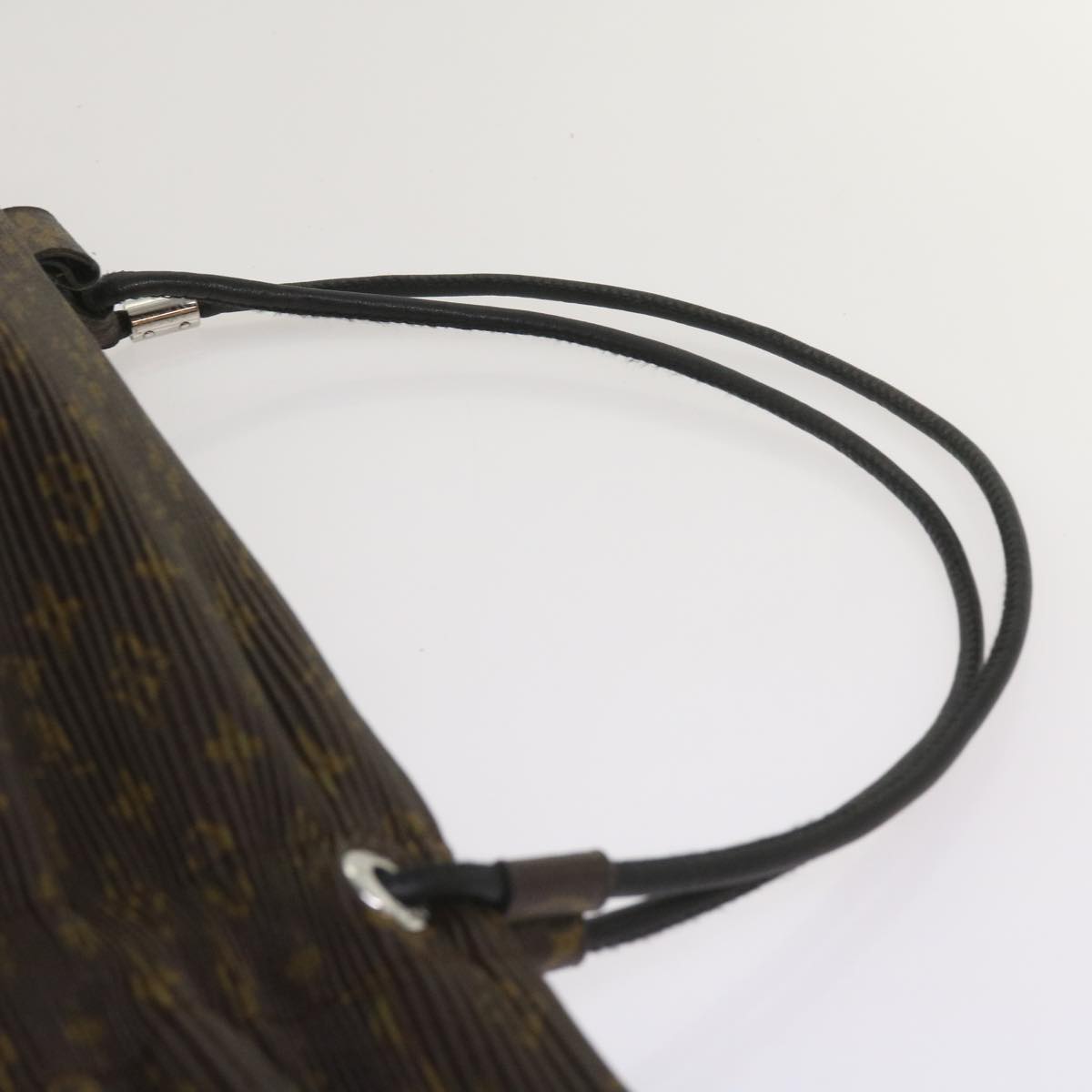 LOUIS VUITTON Monogram Explorer MM Shoulder Bag M42545 LV Auth 66240A