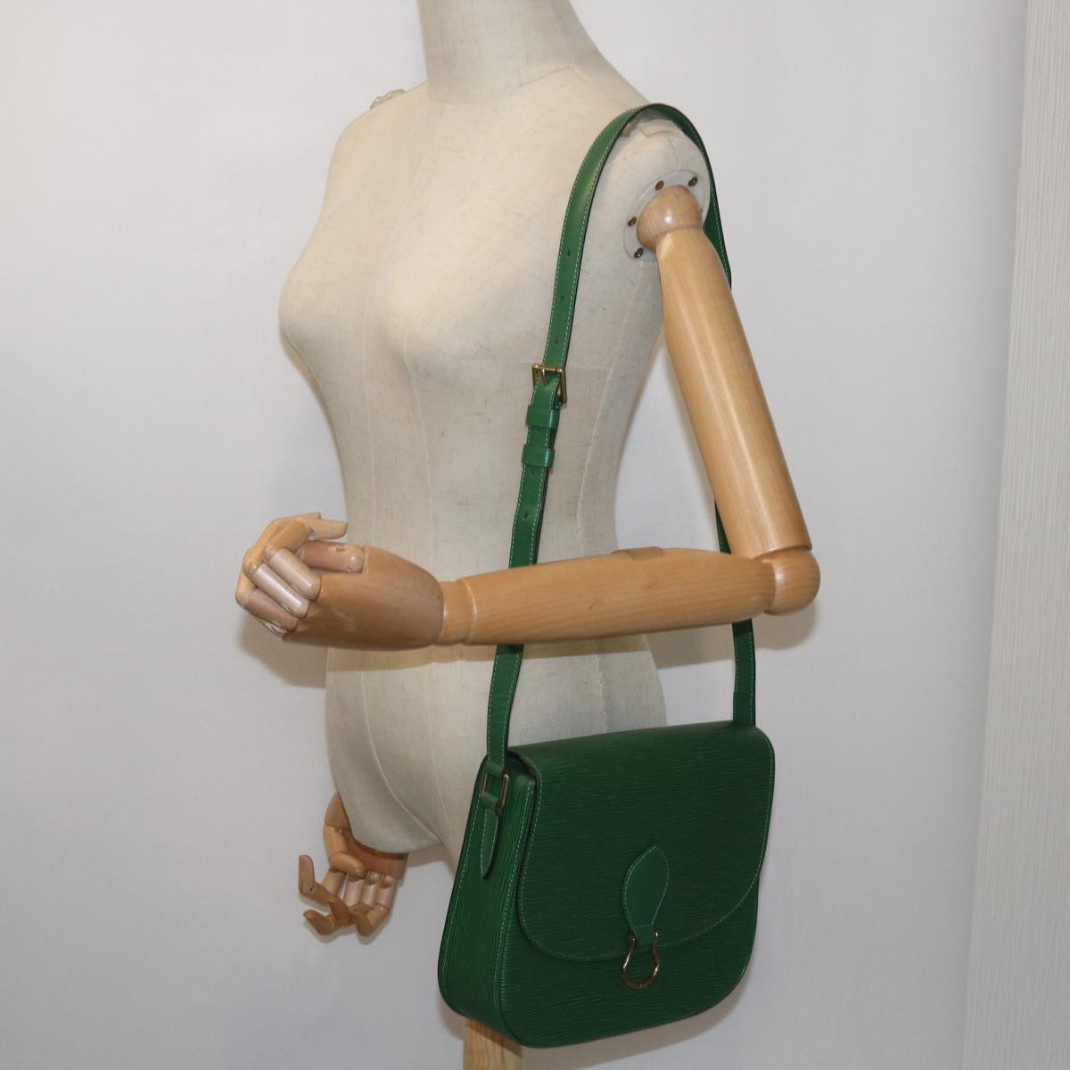 LOUIS VUITTON Epi Saint Cloud GM Shoulder Bag Green M52194 LV Auth 66336