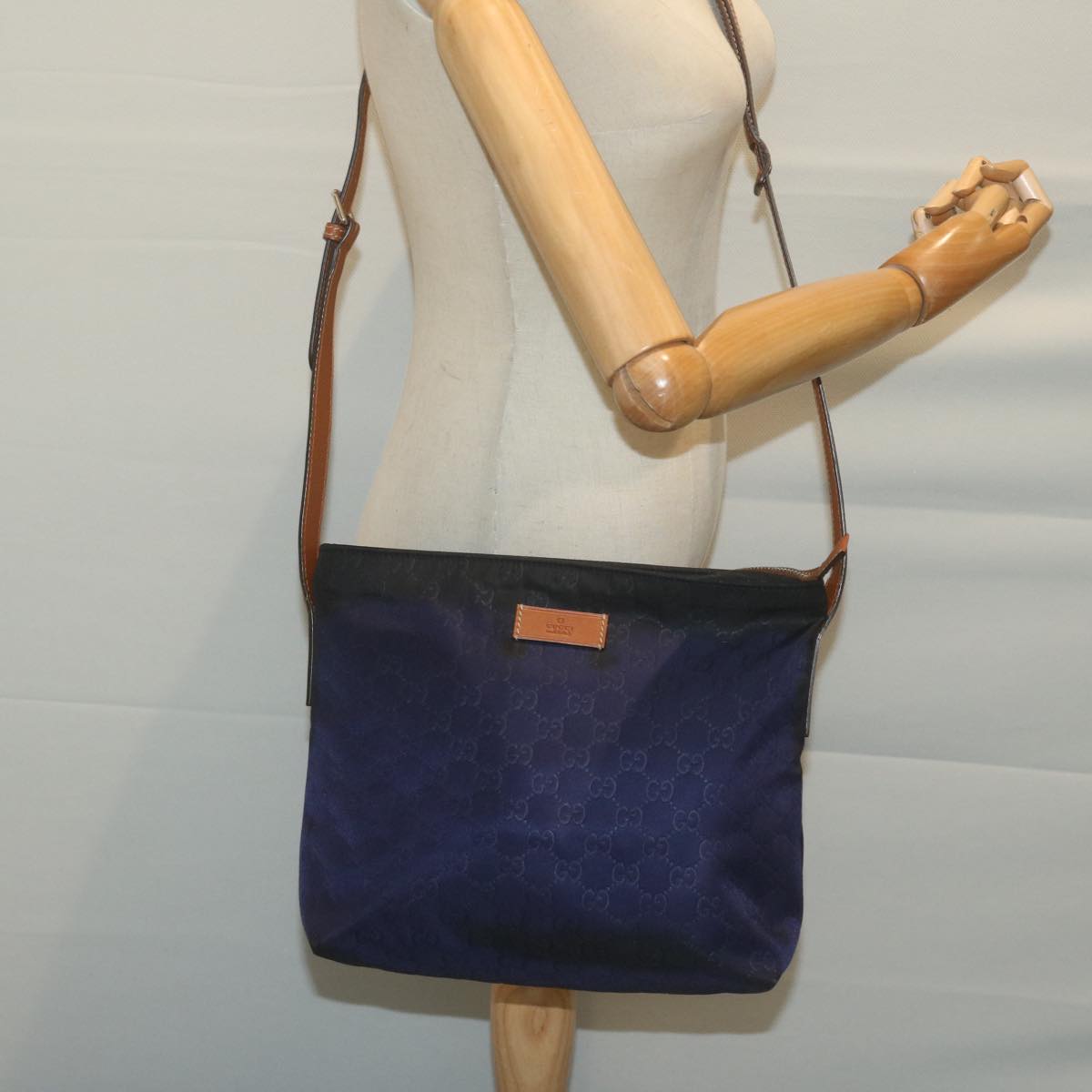 GUCCI GG Canvas Shoulder Bag Navy 314529 Auth 66496