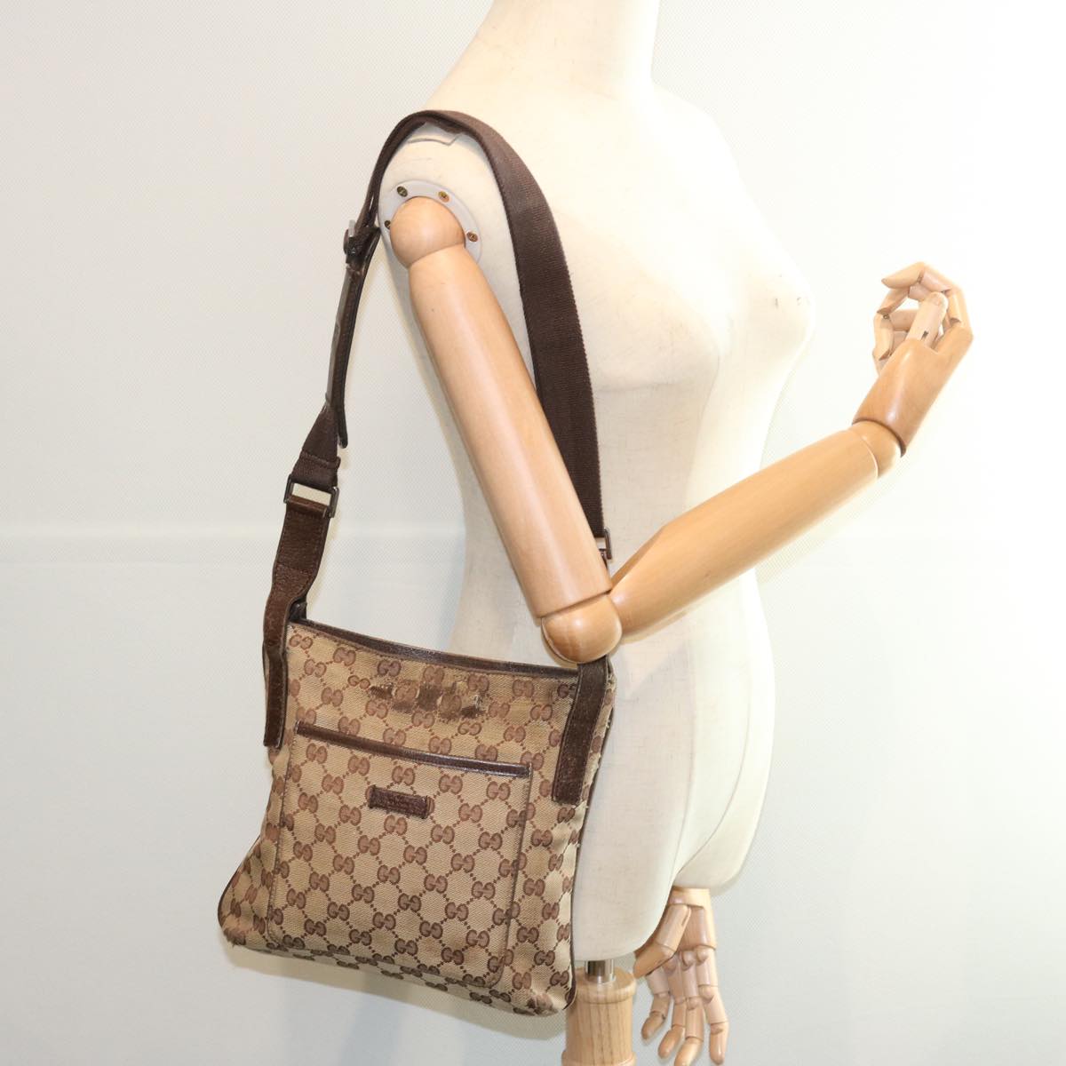 GUCCI GG Canvas Shoulder Bag Beige 122798 Auth 66497