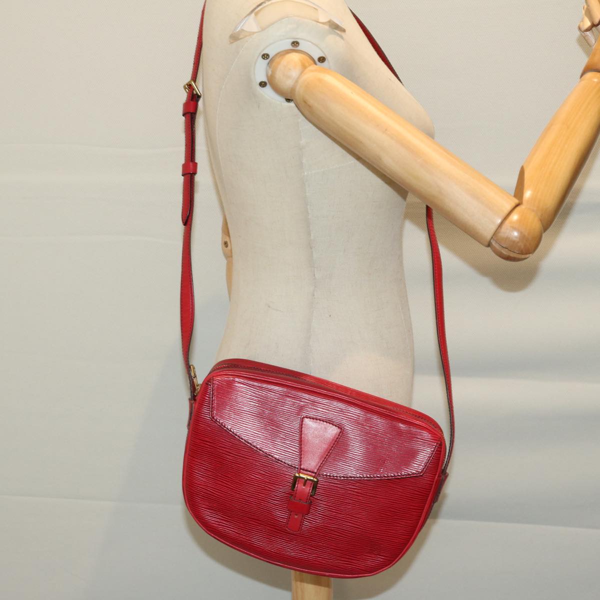 LOUIS VUITTON Epi Jeune Fille MM Shoulder Bag Red M52157 LV Auth 66522