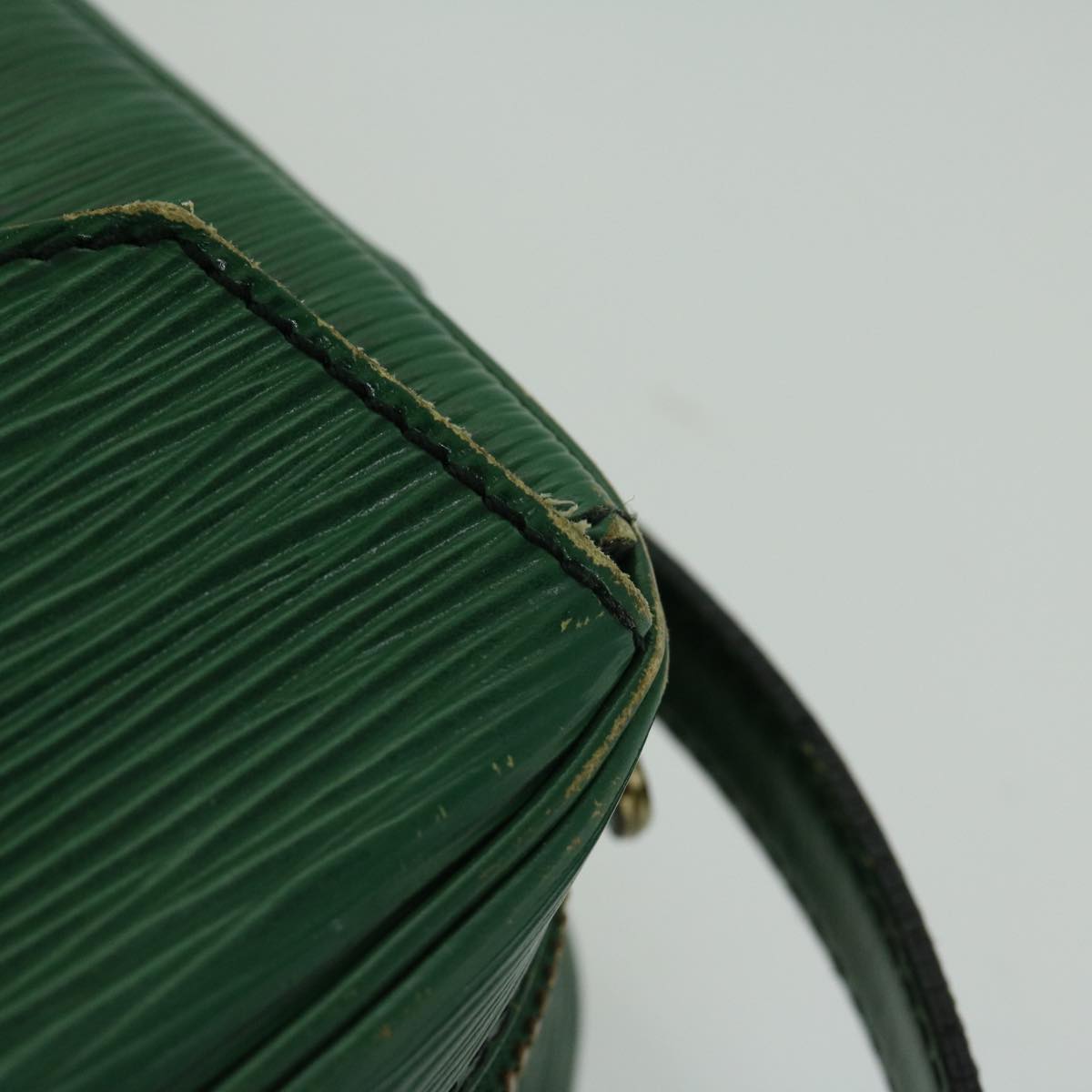 LOUIS VUITTON Epi Jeune Fille MM Shoulder Bag Green M52154 LV Auth 66524