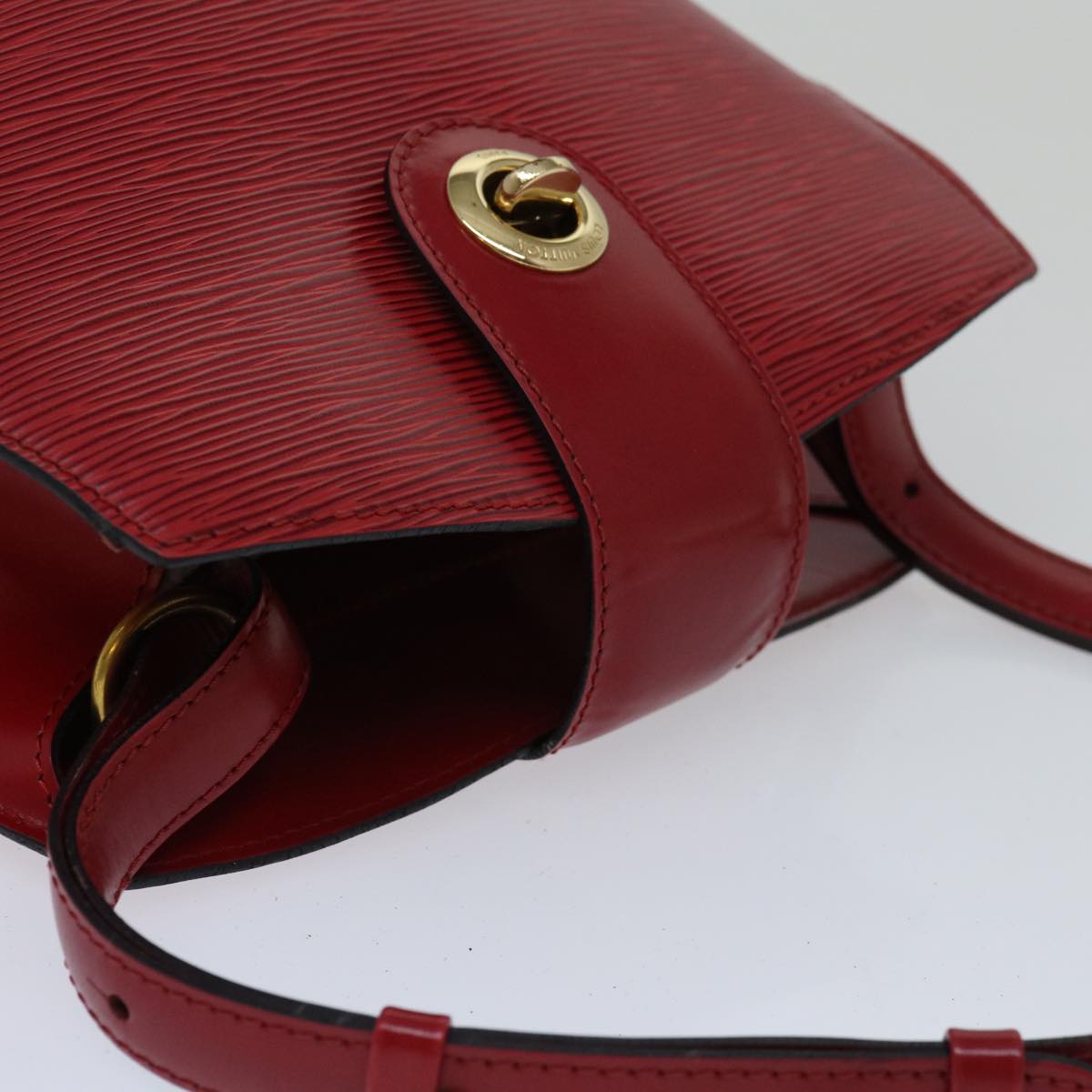 LOUIS VUITTON Epi Cluny Shoulder Bag Red M52257 LV Auth 66545