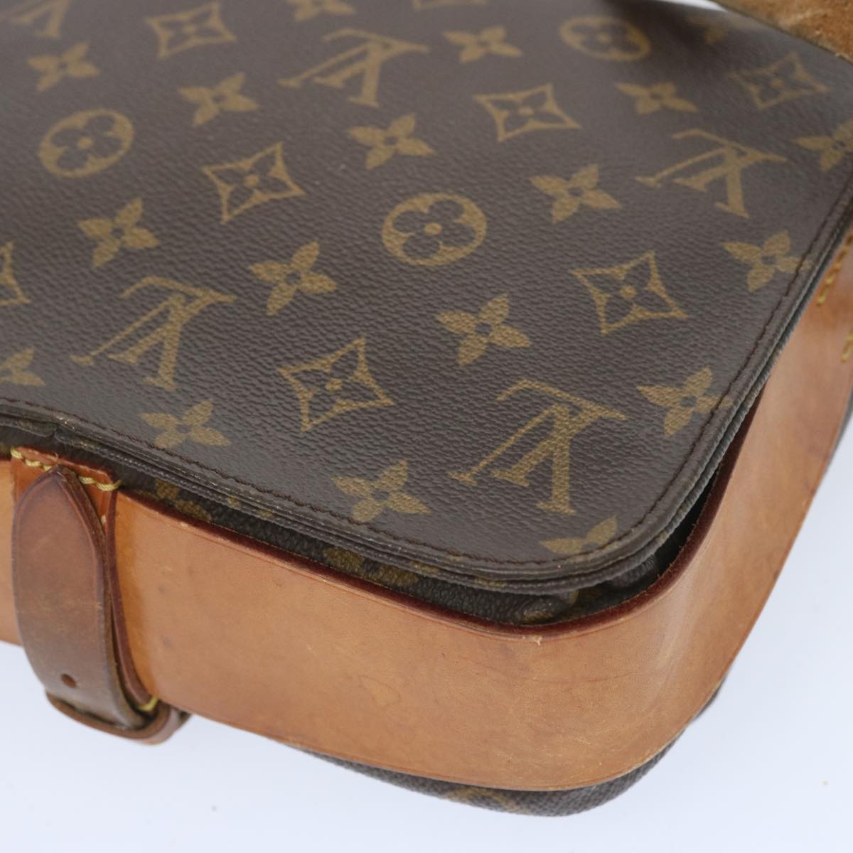 LOUIS VUITTON Monogram Cartouchiere MM Shoulder Bag M51253 LV Auth 66751