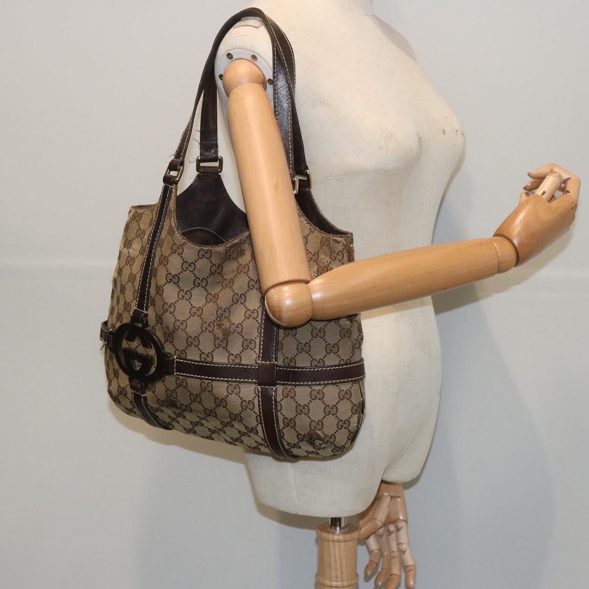 GUCCI GG Canvas Shoulder Bag Beige 181502 Auth 66814