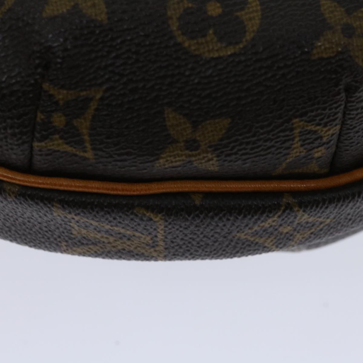 LOUIS VUITTON Monogram Croissant MM Shoulder Bag M51512 LV Auth 66863