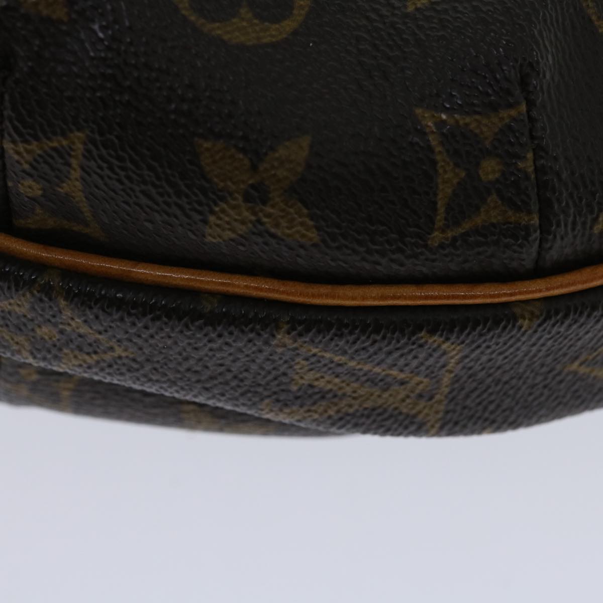 LOUIS VUITTON Monogram Croissant MM Shoulder Bag M51512 LV Auth 66863